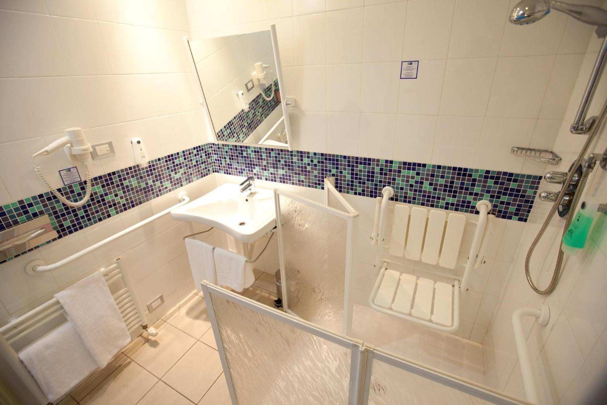 Holiday Inn Express Reggio Emilia By Ihg Екстериор снимка